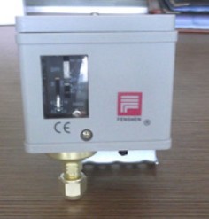 Interrupteur de commande de pression à vide P760 (interrupteur à vide), permet de contrôler le degré de pompes à vide ► Photo 1/6
