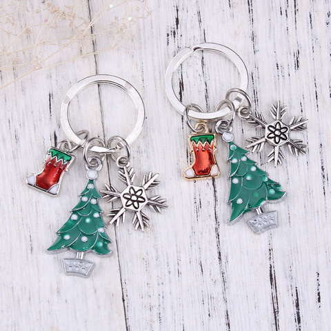 Doreen Box porte-clés & porte-clés arbre de noël couleur argent bas flocon de neige sculpté émail blanc & vert 6.1cm(2 3/8 