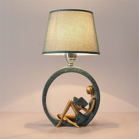 Lampe de chevet au design moderne et simpliste, idéal pour une chambre à coucher, un salon ou une Table de lecture ► Photo 1/5