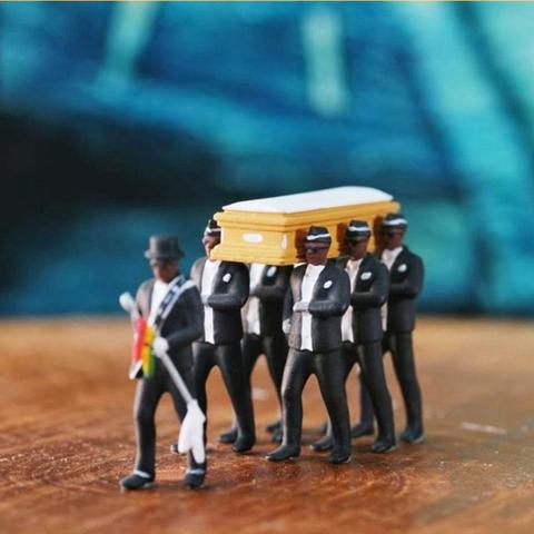 1:64 haute Simulation en plastique Ghana cercueil funéraire danse Pallbearer équipe modèle exquis exécution Action Figure voiture décor ► Photo 1/6