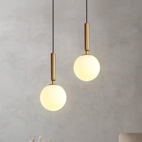 Lampe suspendue en verre doré à la forme d'un globe de verre, design luxueux, design moderne, luminaire décoratif d'intérieur, idéal pour une salle à manger ou une chambre à coucher ► Photo 1/6