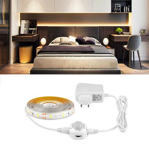 Sans fil PIR détecteur de mouvement LED bande lumière 110 V/220 V ruban LED 1-5M DC12V Auto on/off diode bande TV rétro-éclairage lampe pour cuisine ► Photo 1/6