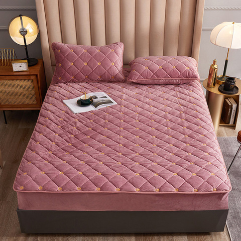 Doux épaissir la couverture de matelas matelassée en peluche housse de protection de coussin de broderie florale drap-housse personnalisé ne comprenant pas la taie d'oreiller ► Photo 1/6