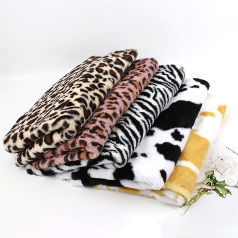 Fausse fourrure tissu doux flanelle feuille léopard vache imprime pour robe couture matériaux de couture bricolage artisanat fait main fournitures 45*145cm ► Photo 1/6