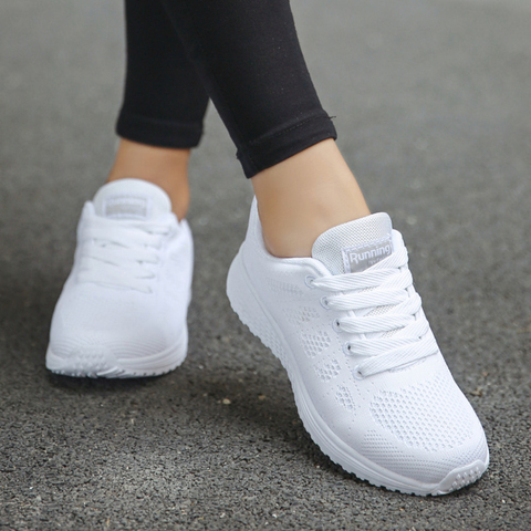 Tennis légères à lacets pour femmes, chaussures de Sport blanches à la mode, baskets de Tennis plates à bretelles rondes et croisées, pour Gym en plein air ► Photo 1/6