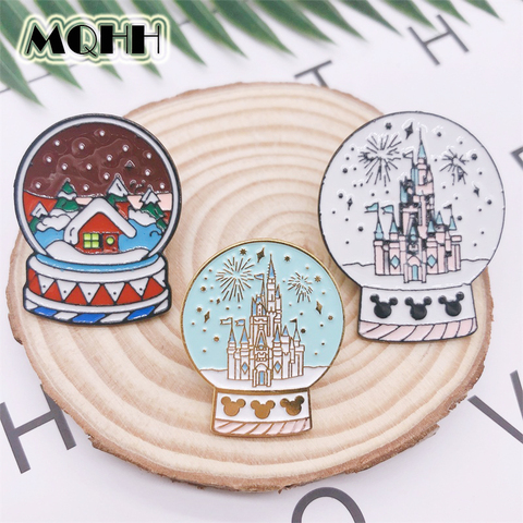 Broche dessin animé, flocons de neige, arbre de noël, boules de cristal, château feux d'artifice, Badge en alliage, Cowboy, vêtements, sac, bijoux pour femmes ► Photo 1/6