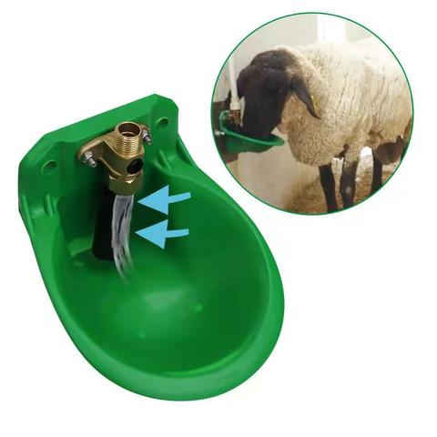 Automatique Durable mouton buveur tasse Catter chèvre bol à boire cheval distributeur d'eau outil ferme Animal vache en plastique en utilisant ► Photo 1/6