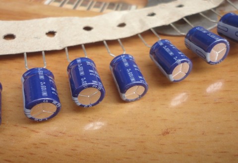 Condensateur électrolytique en aluminium, série NIPPON LXZ 105C, haute fréquence, 50 pièces/lot, Original du japon, livraison gratuite ► Photo 1/3