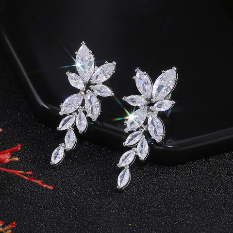 Huitan luxe AAA Marquise Zircon femmes boucle d'oreille de mariage magnifique feuille forme charme qualité supérieure couleur argent dame boucles d'oreilles bijoux ► Photo 1/6