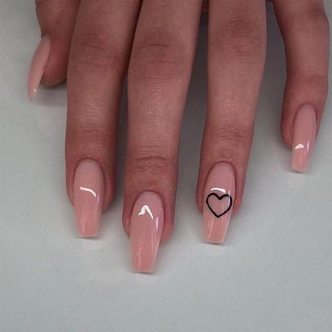 24 pièces ballerine de longueur moyenne couleur rose nue faux ongles conception avec motif de coeur faux ongles artificiels avec colle bricolage manucure ► Photo 1/6