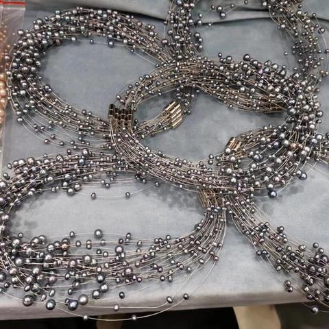 Collier de perles d'eau douce naturelles, 18 pouces, grandes et petites perles mélangées, 3 couches, port quotidien, serrure magnétique, couleur noir et blanc ► Photo 1/6