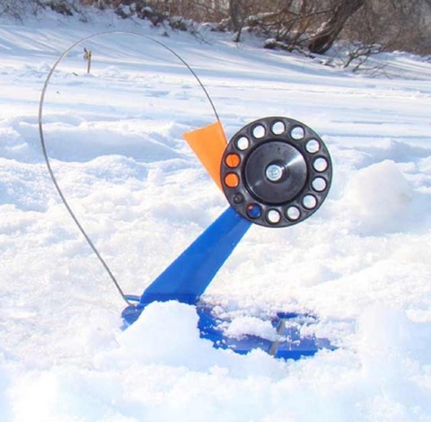 Gerley de pêche d'hiver équipé de 10 pièces dans un sac sur le brochet ► Photo 1/2