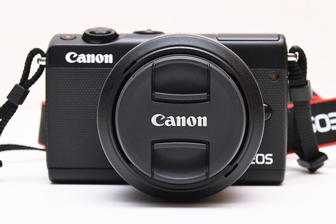 Appareil photo numérique Canon EOS M100 sans miroir avec objectif 15-45mm-noir ► Photo 1/1
