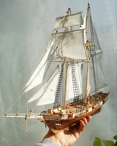 Модель парусной лодки в сборе, масштаб 1:96, комплект модели парусной лодки Harvey ► Фото 1/5