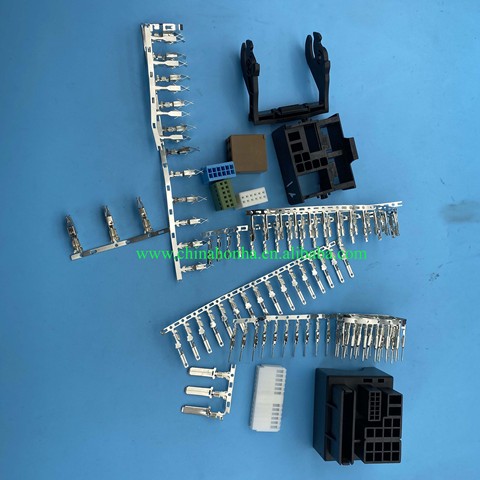 Автомобильный 4-контактный разъем 52 pin с 8x0 035 444 /3B7 035 447 полнолинейный аудиоразъем ► Фото 1/2