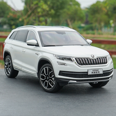 Модель автомобиля Skoda KODIAQ SUV из сплава под давлением, металлическая игрушка для детей, подарок на день рождения, коллекционная игрушка, оригинальная коробка, 1/18 ► Фото 1/6