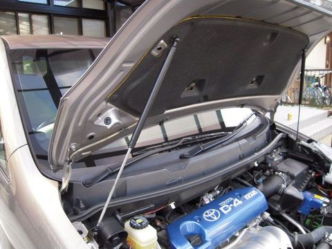 Передняя крышка капота для Toyota Isis AM10 2004-2017, модифицированные газовые стойки, амортизатор с пружинным амортизатором из углеродного волокна ► Фото 1/3