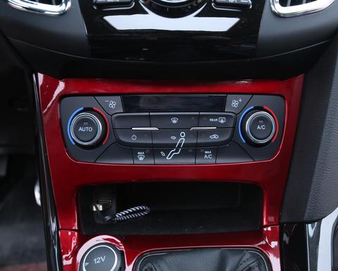 Красная окрашенная Автомобильная внутренняя панель переключателя переменного тока из углеродного волокна, наклейка для модификации Ford Focus... ► Фото 1/4