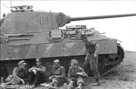 Большой Немецкий Panzer Division, Туз, 1:35 (4 человек) ► Фото 1/5