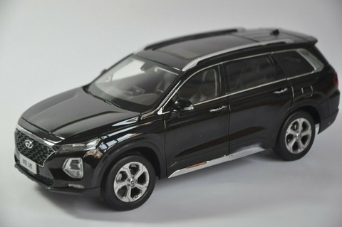 Модель литая в масштабе 1:18 для Hyundai SantaFe 2022, черный, 4-го поколения, большой внедорожник, игрушечный автомобиль из сплава, миниатюрные коллекц... ► Фото 1/5