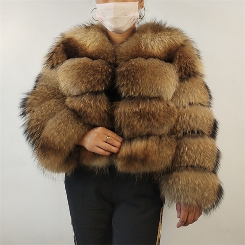 Женское зимнее пальто со съемным рукавом из натурального меха енота и чернобурки, длина 50 см ► Фото 1/6