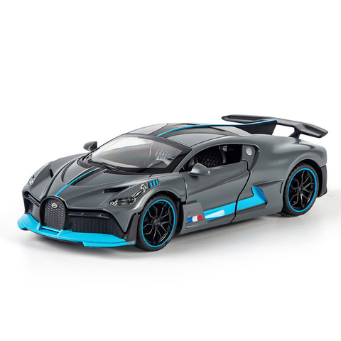 Модель супер спортивного автомобиля Bugatti DIVO, модель игрушечного автомобиля, литой под давлением, со звуком и светом, игрушечный автомобиль для детей, подарок для детей, 1/32 ► Фото 1/6