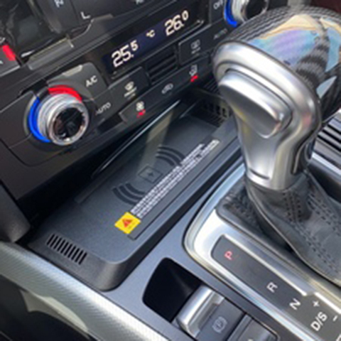 Автомобильное беспроводное зарядное устройство 10 Вт для Audi Q5 2009-2017 SQ5 2014-2017, QI Беспроводное зарядное устройство для телефона, зарядная пласт... ► Фото 1/6