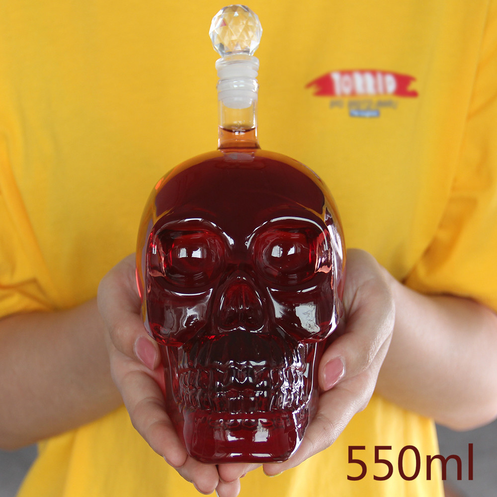 Алкогольные коктейли в бутылках. Бутылка с черепом кб. 5. Джин фримен розовый. Бутылка в виде черепа кб.