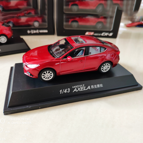 Модель автомобиля из сплава под давлением 1:43 для Mazda 3 AXELA, металлическая Коллекционная машина для взрослых, детские игрушки, украшение, дисплей, сувенирное Подарочное украшение ► Фото 1/3